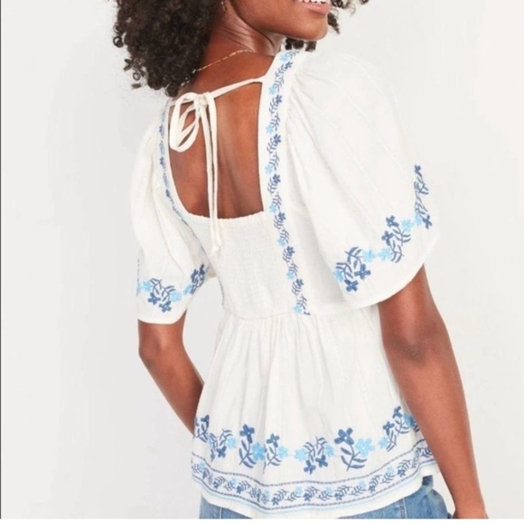 Mamma Mia Summer Blouse Old Navy Square Neck Floral Embroidery Blouse Open Back - Picture 2 of 6